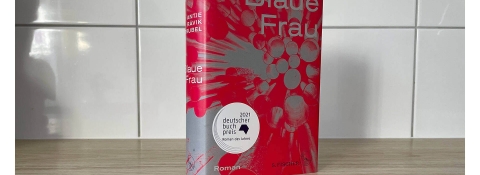 Blaue Frau